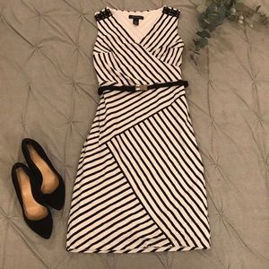 WHITE HOUSE | BLACK MARKET DRESS ♡